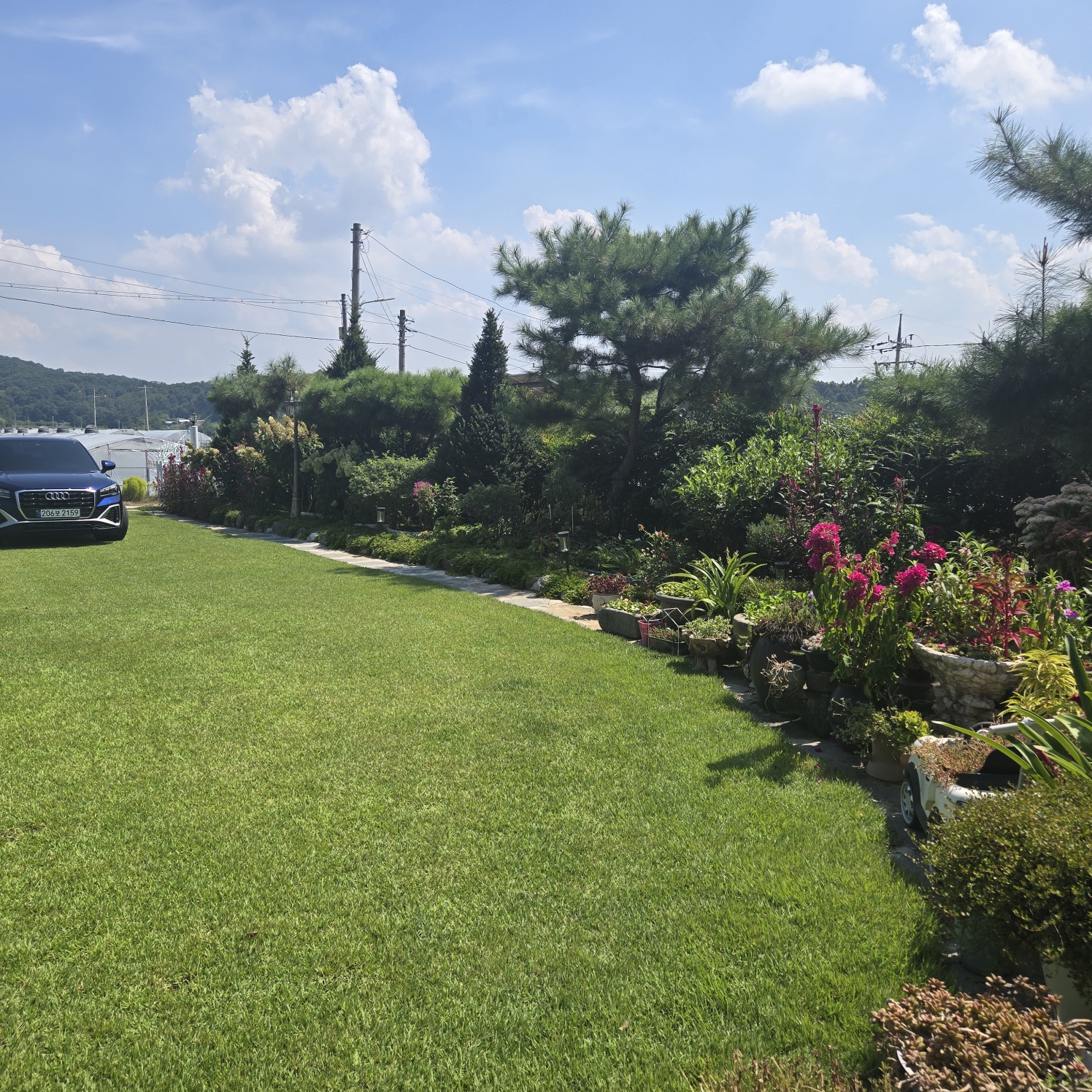 꽃들이 만발 화원같은 전원주택. 사진 - 6