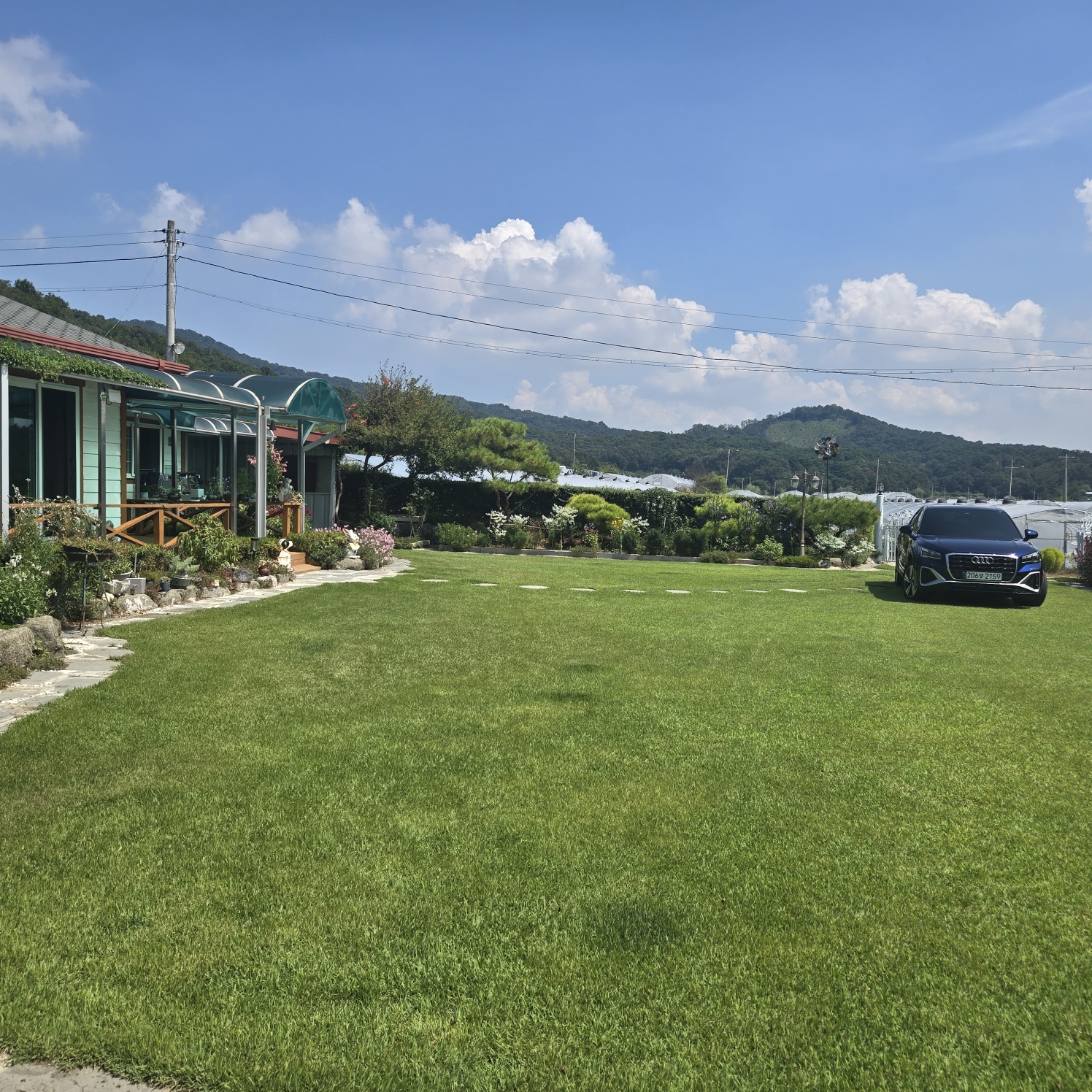 꽃들이 만발 화원같은 전원주택. 사진 - 8