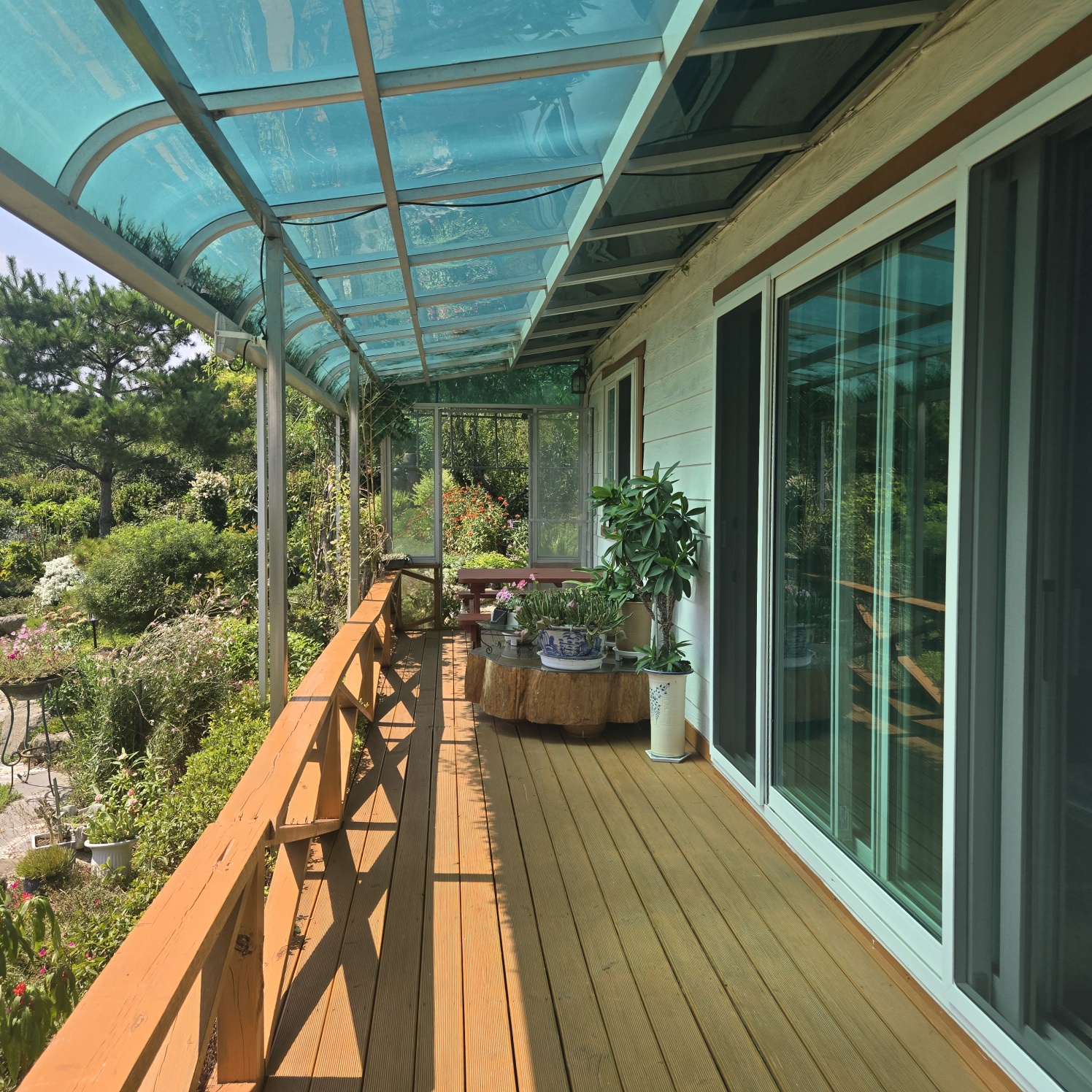 꽃들이 만발 화원같은 전원주택. 사진 - 20