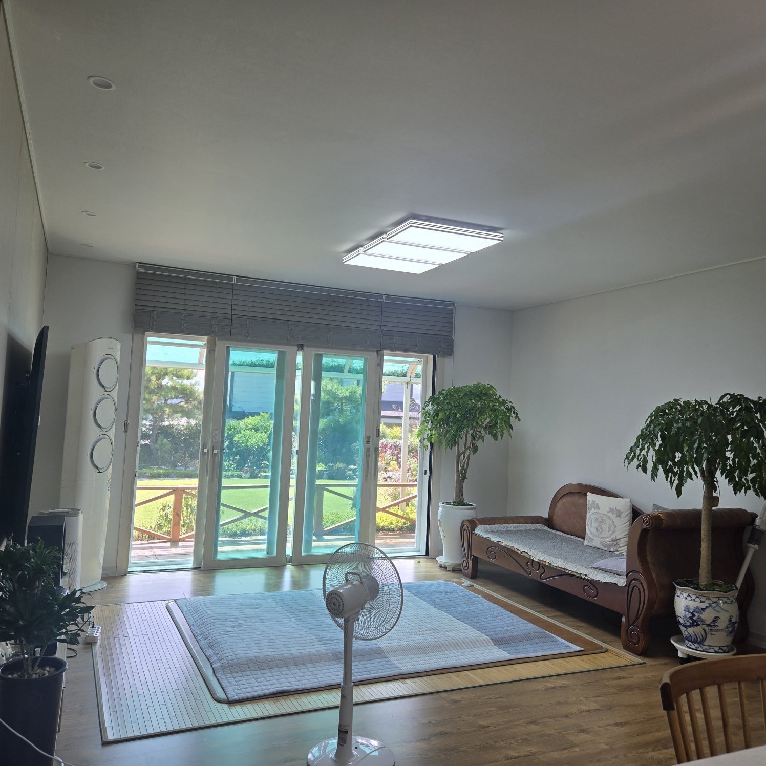 꽃들이 만발 화원같은 전원주택. 사진 - 22